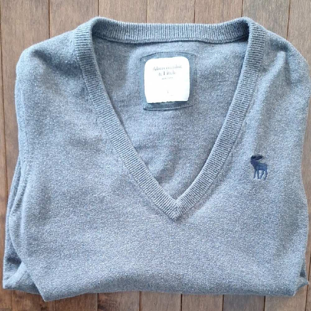 Abercrombie & Fitch Gray V-Neck Sweater